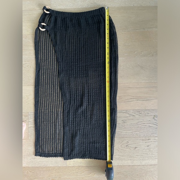 Urban Outfitters Semi-Sheer O-Ring Sarong (black) - Picture 4 of 9